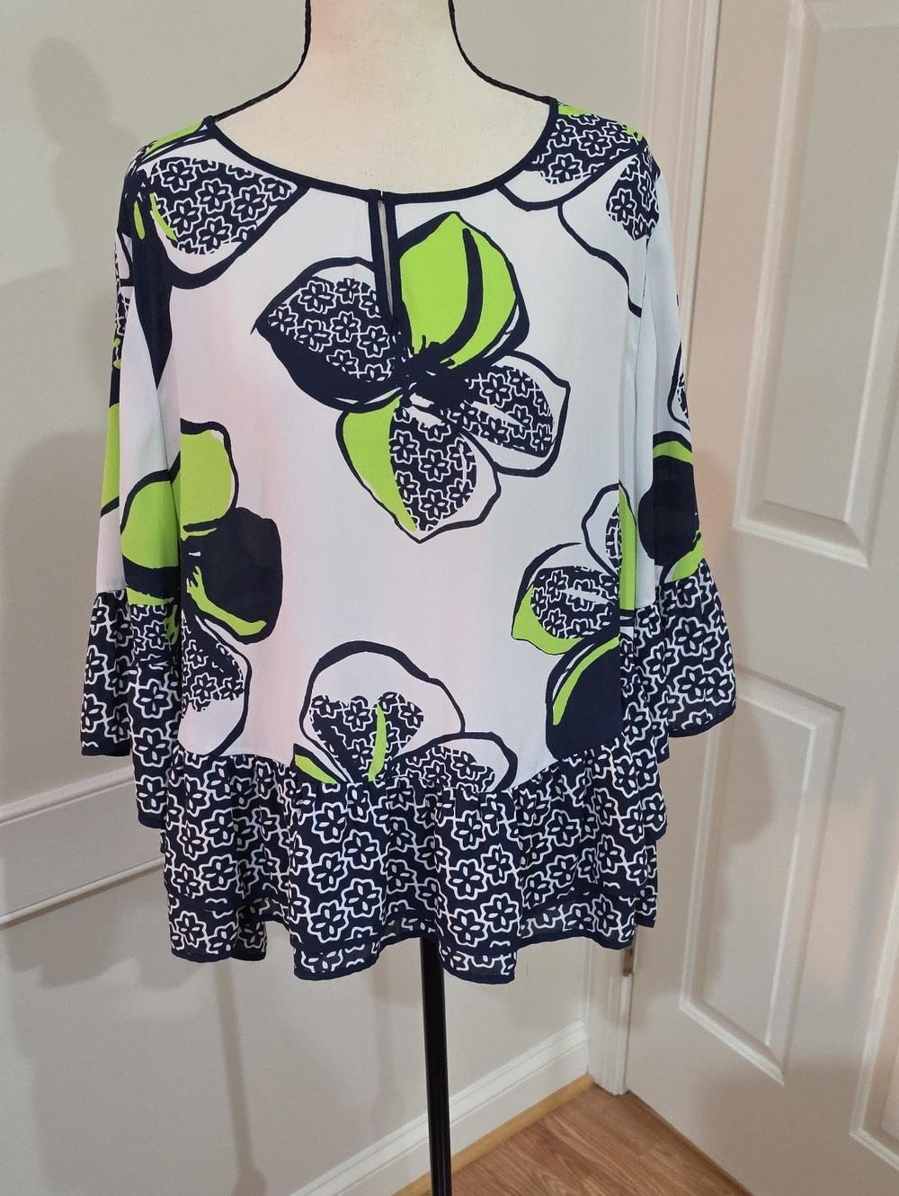 Kaari Blue Floral Bell-Sleeve Print Tunic Top - Lime Green & Navy - Size XL